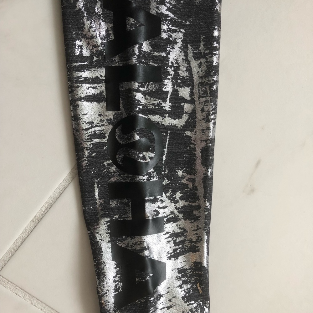 Lululemon aloha limited edition wunder under